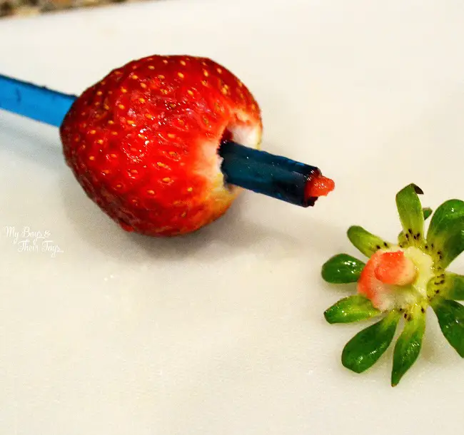 how to remove strawberry stem